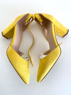 Forever Yellow Faux Suede Pointed Toe Block Heels with Ankle Strap 8 Retro Mod